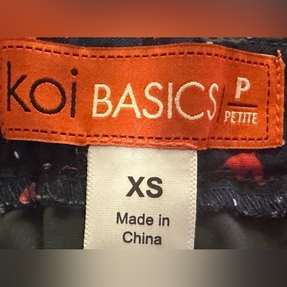 Koi Basics Petite Scrub Pants, Charcoal (NWT) - Picture 8 of 9